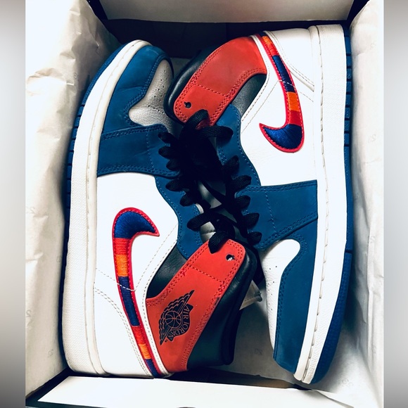 Nike Air Jordan 1 Mid Multicolored Swoosh Men’s Size 8-5” - Picture 7 of 7